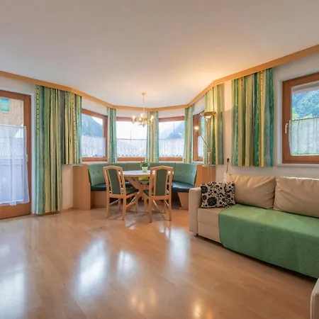 Mischbach Apartment *